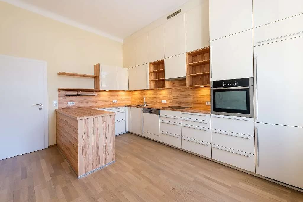 4-Zimmer-Wohnung mieten in Graz – 158 m², € 500 – Bild 7 von 12