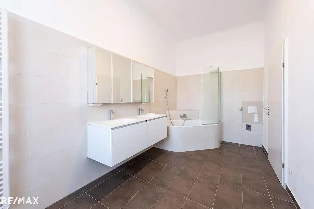 4-Zimmer-Wohnung mieten in Graz – 158 m², € 500 – Bild 12 von 12