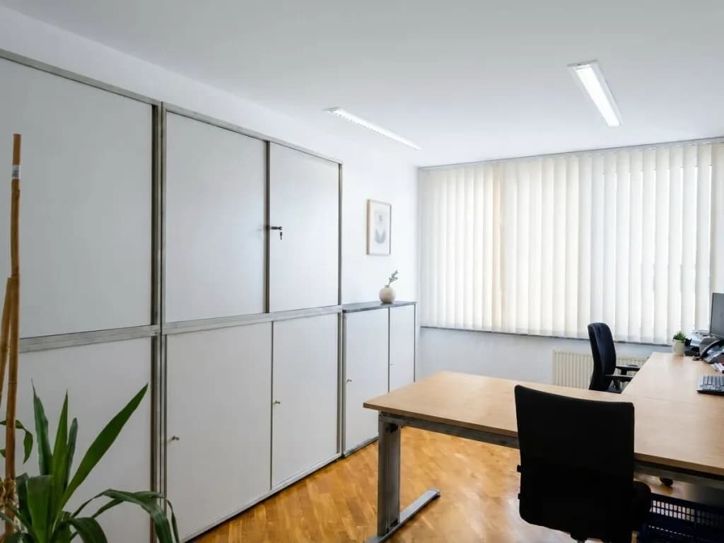 6-Zimmer-Gewerbeimmobilie mieten in Salzburg Stadt – 146 m², € 2.200 – Bild 3 von 8