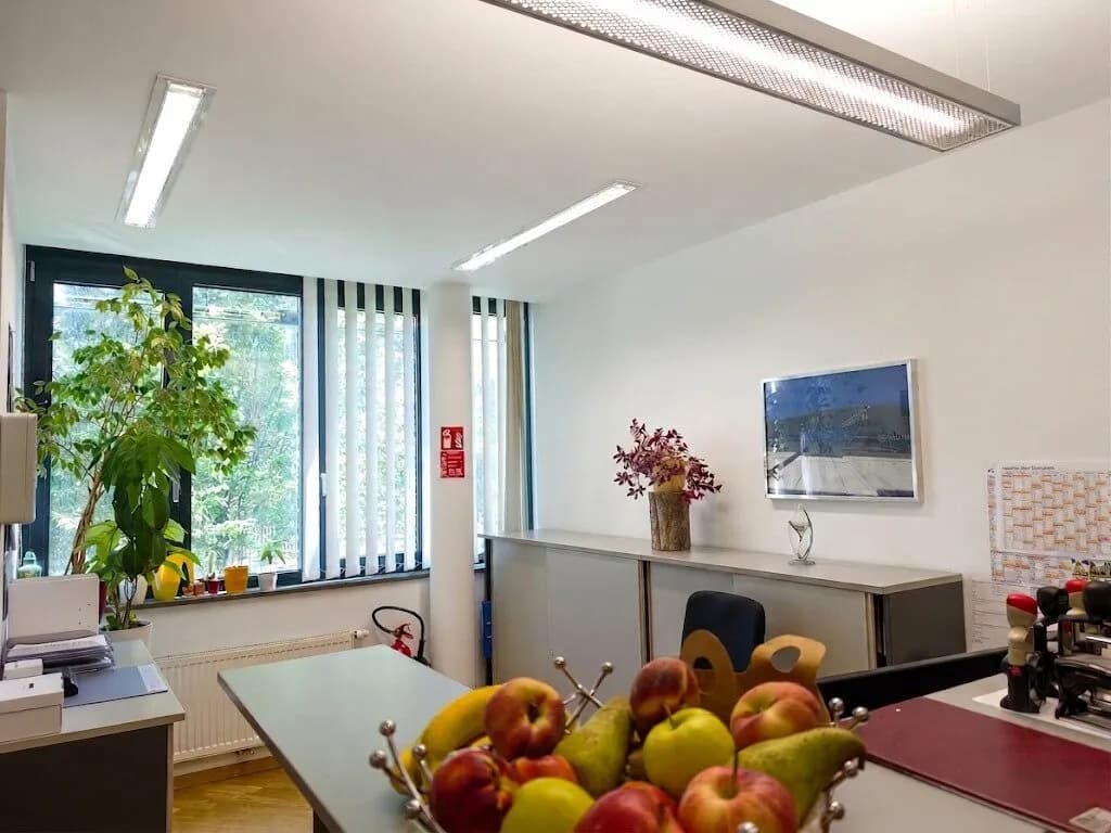 6-Zimmer-Gewerbeimmobilie mieten in Salzburg Stadt – 146 m², € 2.200 – Bild 4 von 8