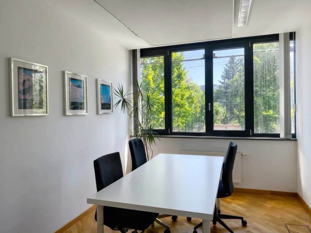 6-Zimmer-Gewerbeimmobilie mieten in Salzburg Stadt – 146 m², € 2.200 – Bild 6 von 8
