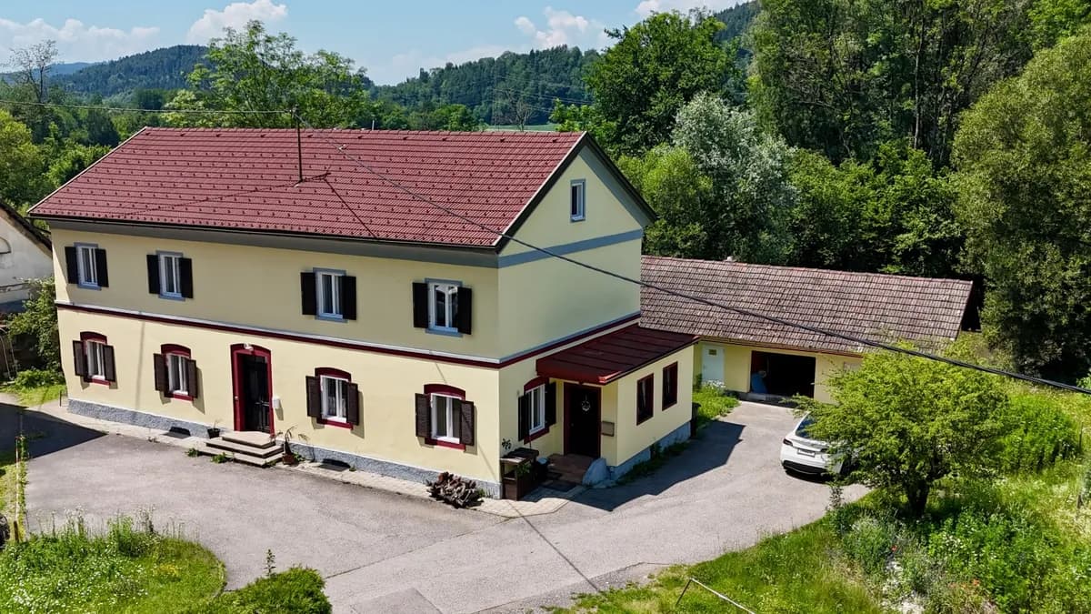 6-Zimmer-Wohnung kaufen in Klagenfurt Land – 108 m², € 165.000 – Bild 1 von 22