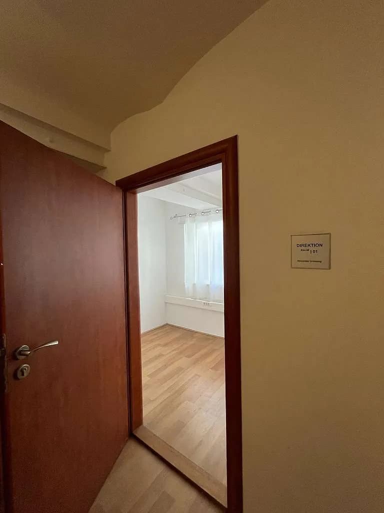 13-Zimmer-Immobilie mieten in Wien – 232 m², € 3.177 – Bild 17 von 60
