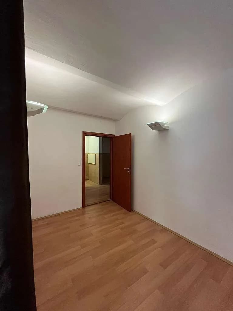 13-Zimmer-Immobilie mieten in Wien – 232 m², € 3.177 – Bild 29 von 60