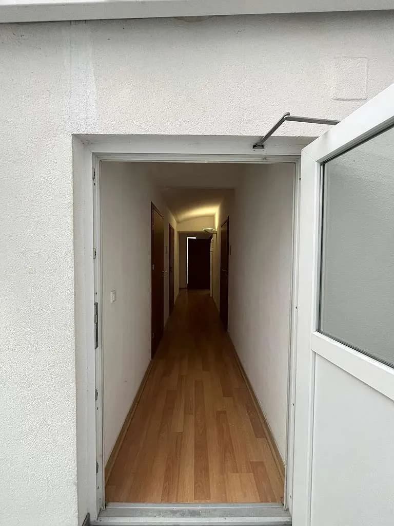 13-Zimmer-Immobilie mieten in Wien – 232 m², € 3.177 – Bild 40 von 60