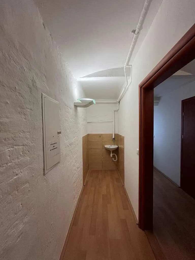 13-Zimmer-Immobilie mieten in Wien – 232 m², € 3.177 – Bild 45 von 60