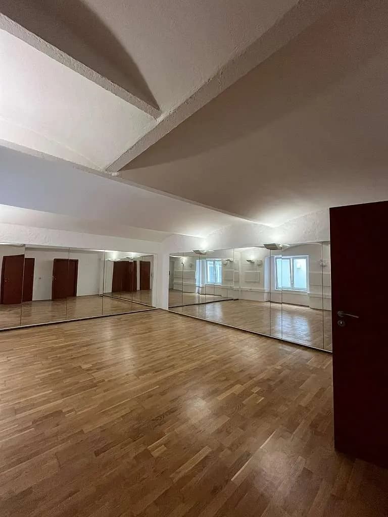 13-Zimmer-Immobilie mieten in Wien – 232 m², € 3.177 – Bild 47 von 60