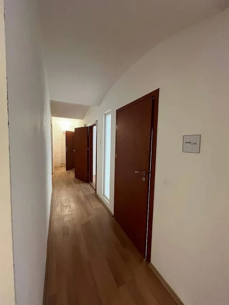 13-Zimmer-Immobilie mieten in Wien – 232 m², € 3.177 – Bild 51 von 60