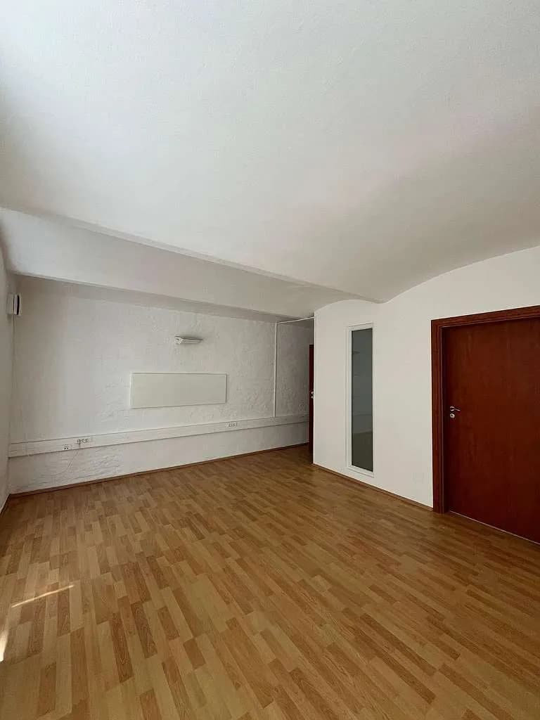 13-Zimmer-Immobilie mieten in Wien – 232 m², € 3.177 – Bild 54 von 60