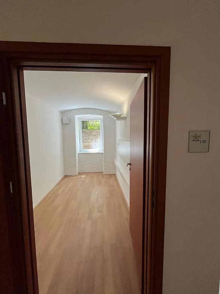 13-Zimmer-Immobilie mieten in Wien – 232 m², € 3.177 – Bild 56 von 60