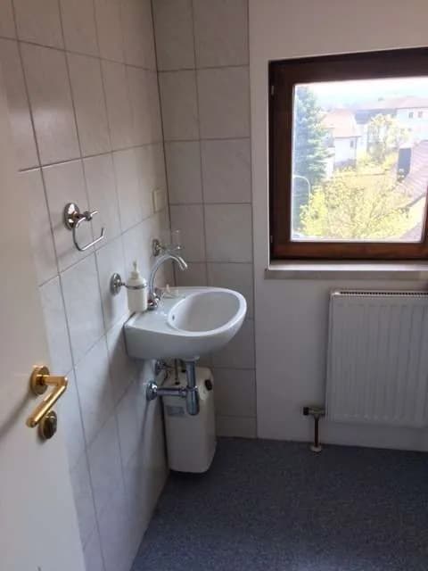 1-Zimmer-Gewerbeimmobilie mieten in Vöcklabruck – 5 m², € 150 – Bild 2 von 5