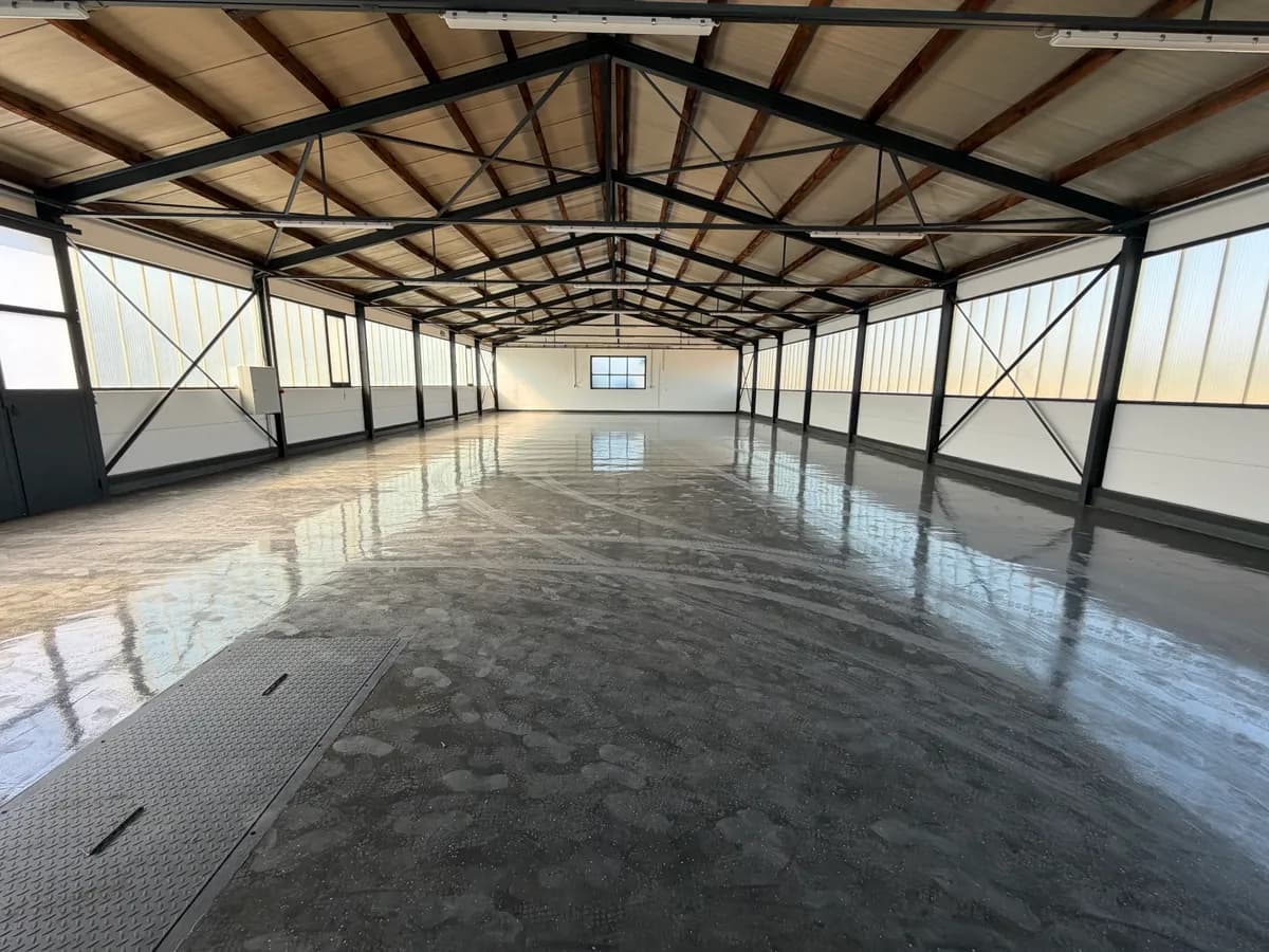 Gewerbeimmobilie mieten in Eisenstadt - Umgebung – 1 214 m², € 5