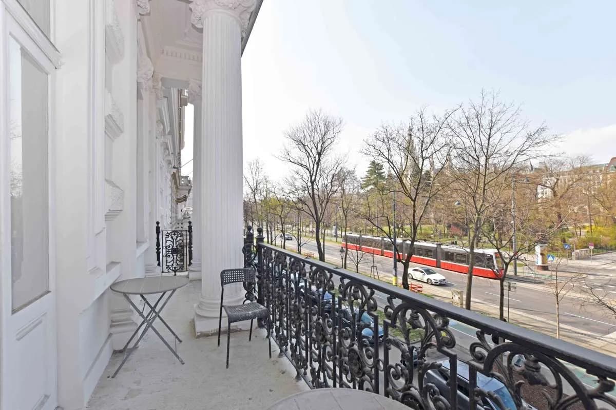 Gewerbeimmobilie mieten in Wien – 632 m², € 24 – Bild 1 von 20
