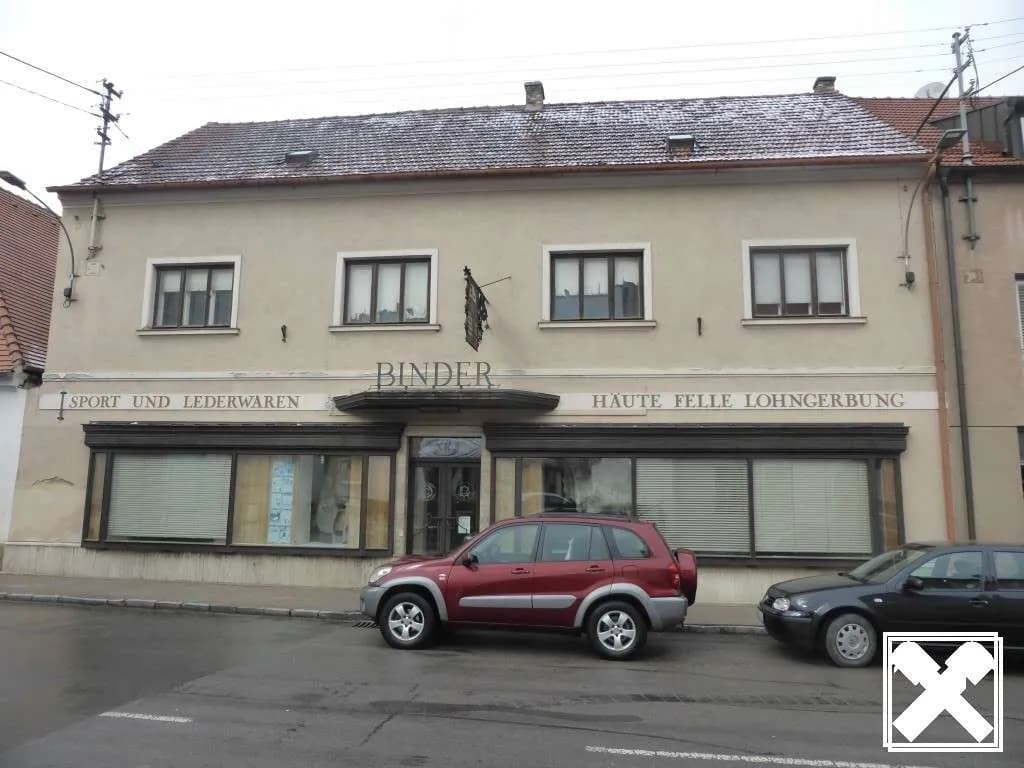 9-Zimmer-Haus kaufen in Hollabrunn – 220 m², € 260.000