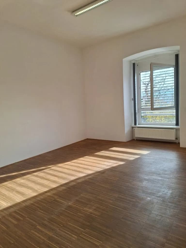 Gewerbeimmobilie mieten in Neunkirchen – 180 m², € 1.310 – Bild 6 von 14
