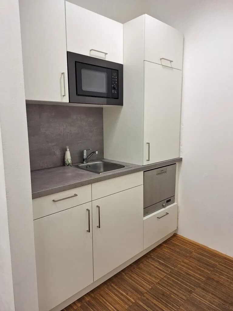 Gewerbeimmobilie mieten in Neunkirchen – 180 m², € 1.310 – Bild 8 von 14