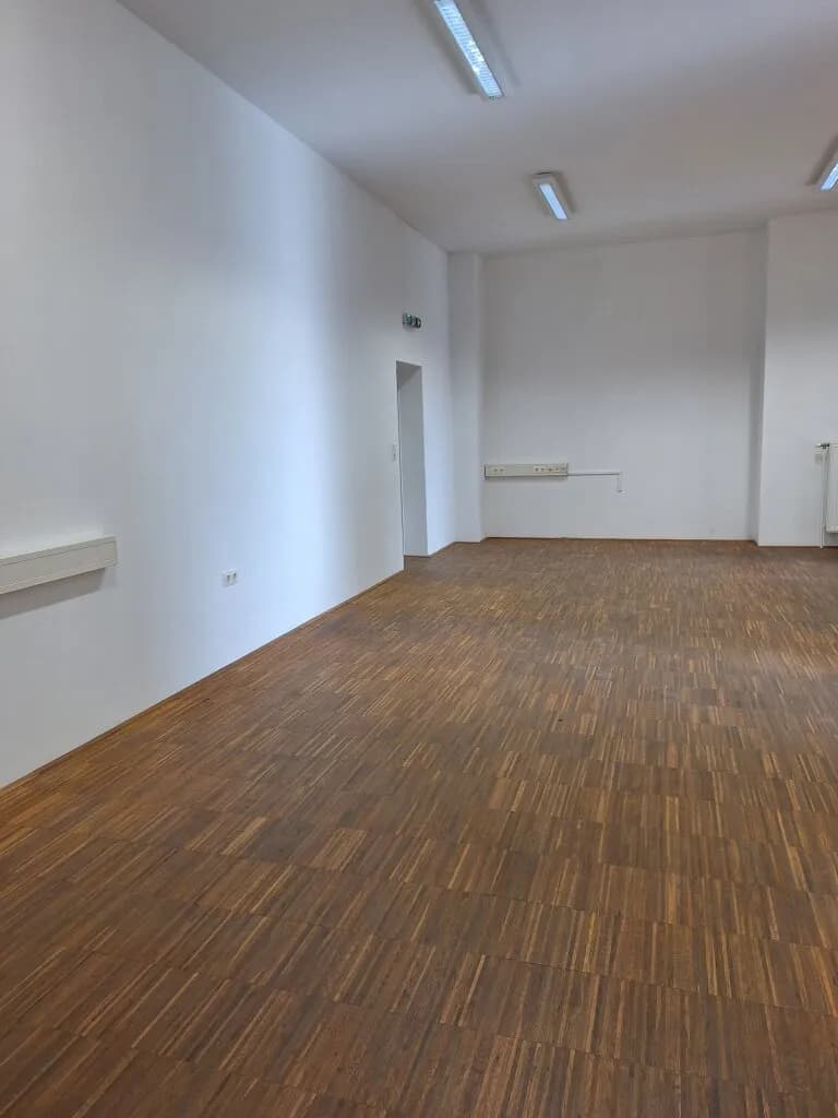 Gewerbeimmobilie mieten in Neunkirchen – 180 m², € 1.310 – Bild 9 von 14