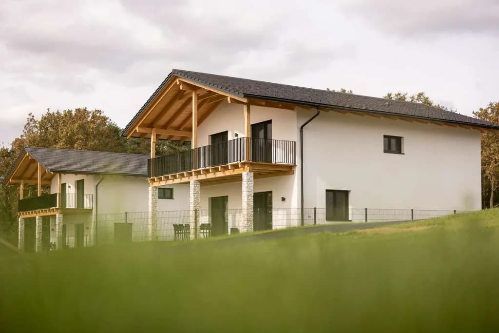5-Zimmer-Haus mieten in Jennersdorf – 160 m², € 2.280 – Bild 1 von 34