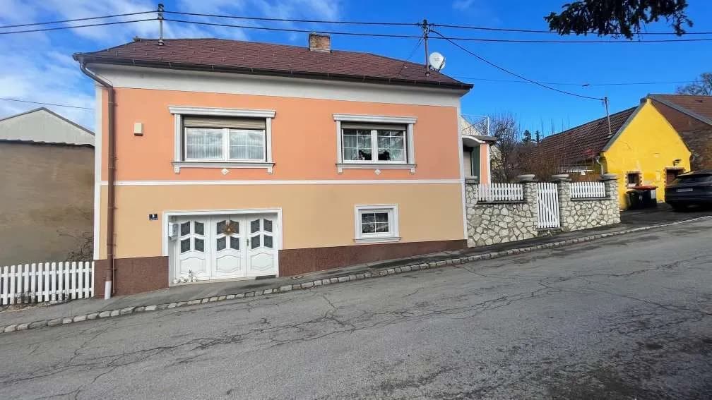 Haus kaufen in Mistelbach – 135 m², € 139.999 – Bild 1 von 11