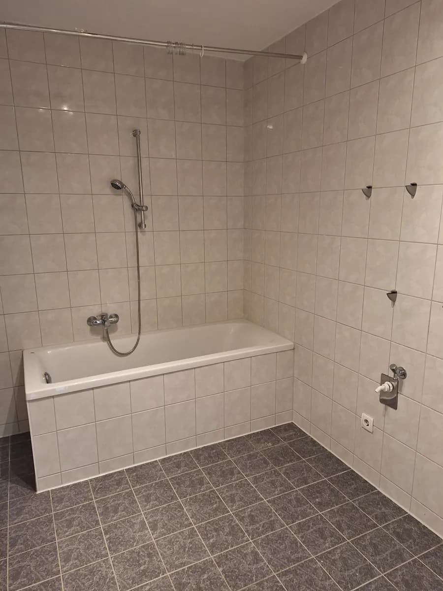 2-Zimmer-Wohnung mieten in Jennersdorf – 70,77 m², € 701 – Bild 2 von 9