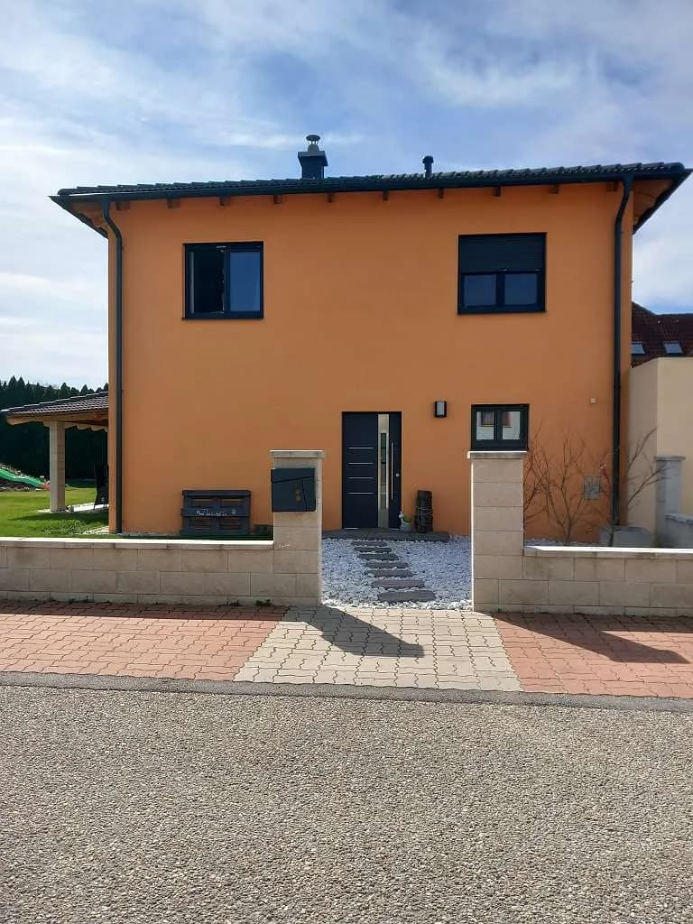 5-Zimmer-Haus mieten in Bruck an der Leitha – 163 m², € 2.500 – Bild 2 von 33