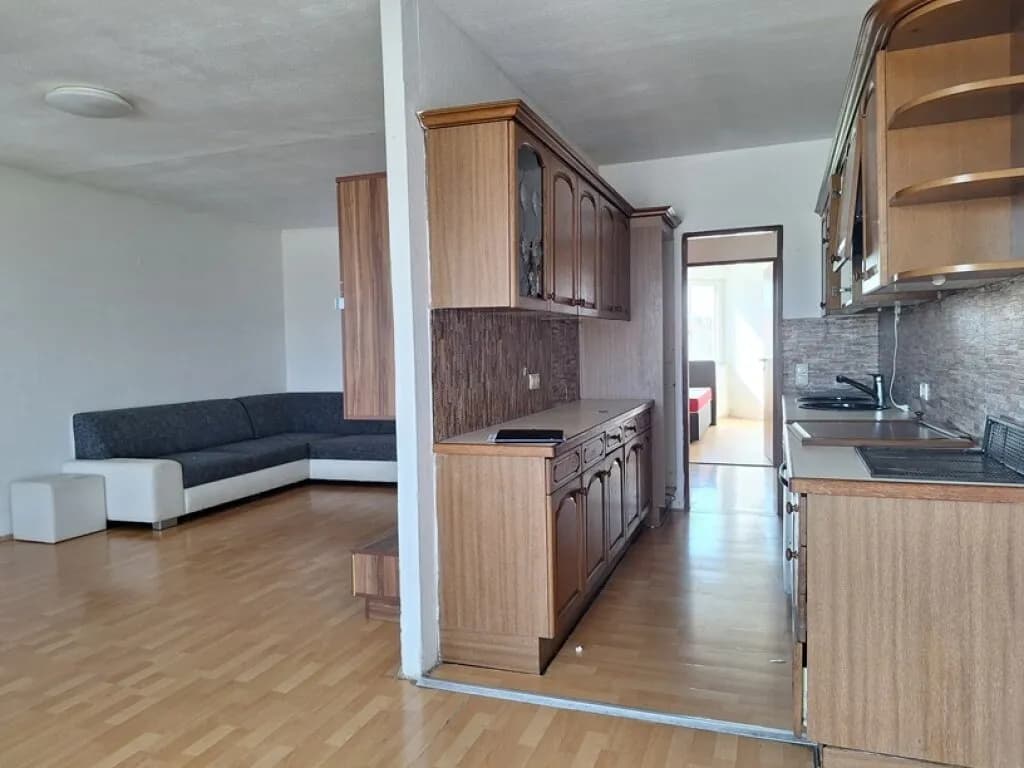 3-Zimmer-Wohnung kaufen in Bruck an der Leitha – 77,54 m², € 225.000 – Bild 1 von 7