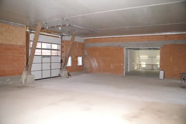 Gewerbeimmobilie mieten in Wels – 350 m², € 6 – Bild 1 von 4