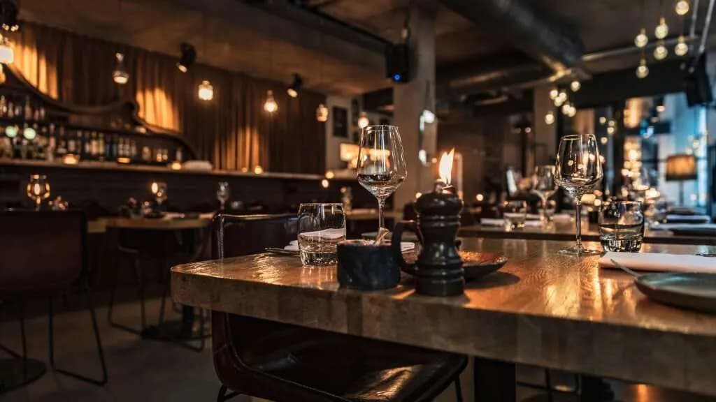 Gewerbeimmobilie mieten in Wien – 142 m², € 13.751