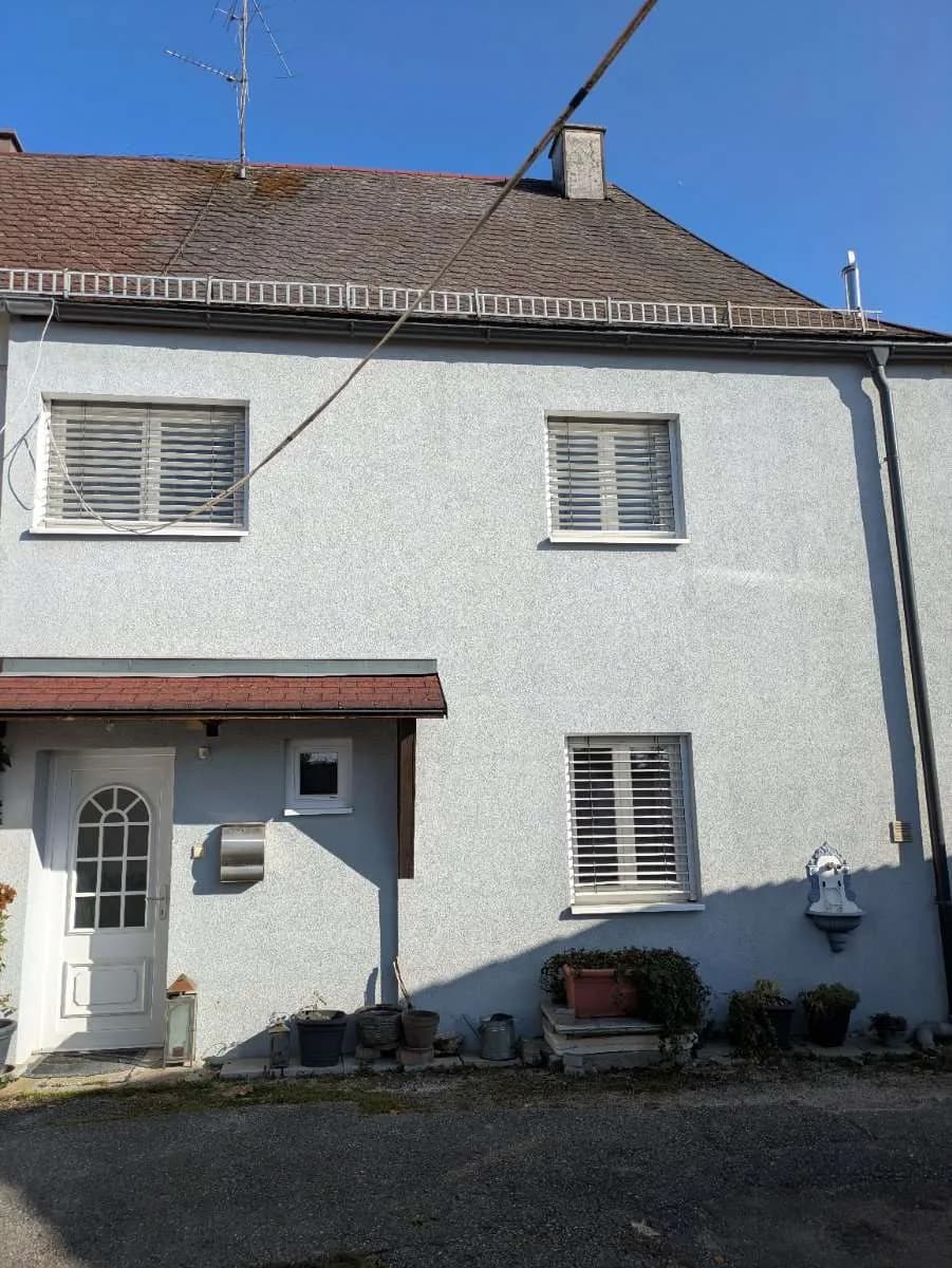 4-Zimmer-Haus kaufen in Gmunden – 140 m², € 164.000 – Bild 1 von 20