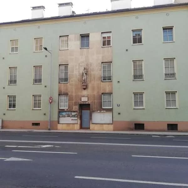2-Zimmer-Gewerbeimmobilie mieten in Wiener Neustadt – 78 m², € 811 – Bild 1 von 6