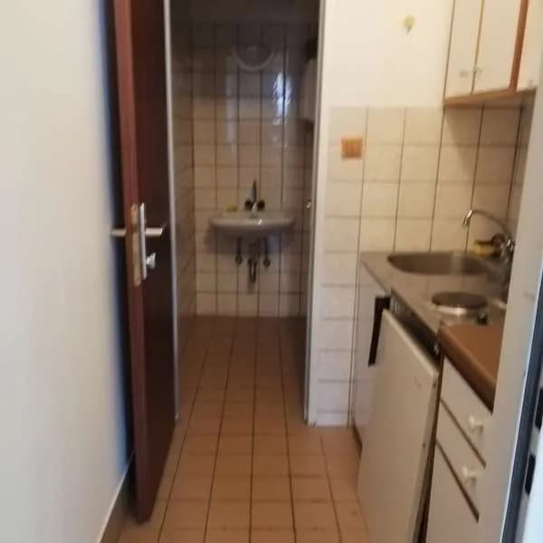 2-Zimmer-Gewerbeimmobilie mieten in Wiener Neustadt – 78 m², € 811 – Bild 2 von 6