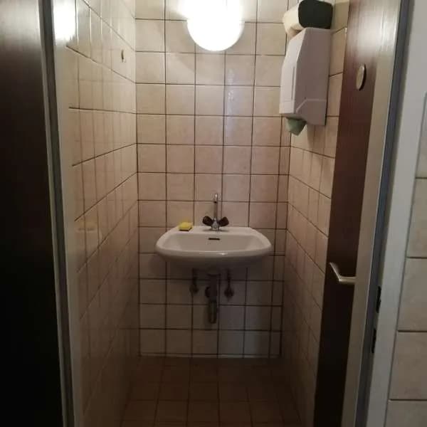2-Zimmer-Gewerbeimmobilie mieten in Wiener Neustadt – 78 m², € 811 – Bild 5 von 6