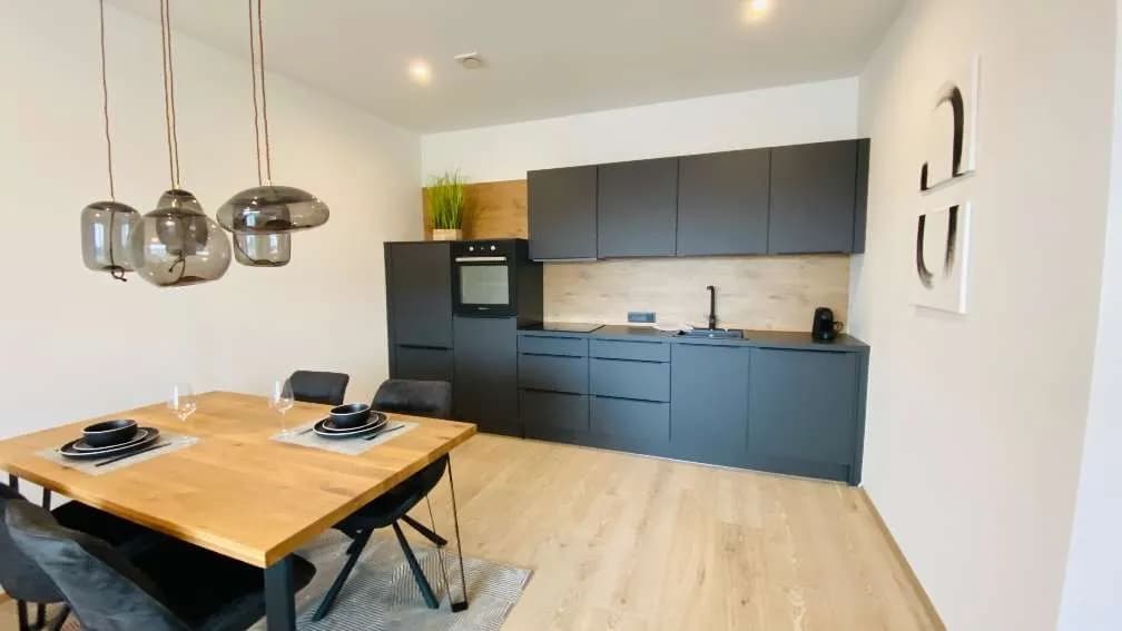 2-Zimmer-Wohnung mieten in Linz – 53 m², € 1.690 – Bild 6 von 23