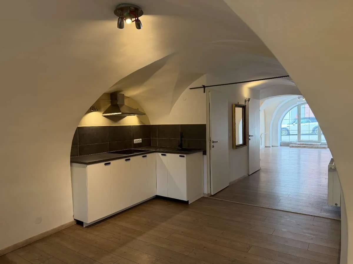 1-Zimmer-Gewerbeimmobilie mieten in Eisenstadt – 65 m², € 890 – Bild 3 von 11