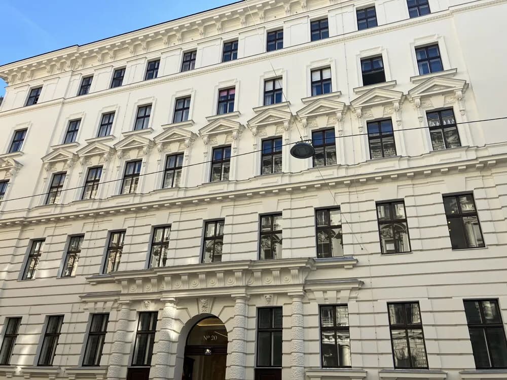 Gewerbeimmobilie mieten in Wien – 662 m², € 19.728