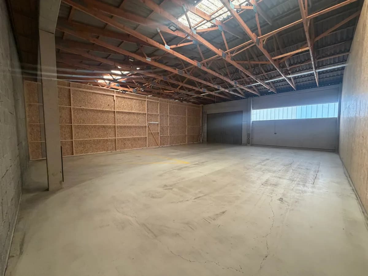 Gewerbeimmobilie mieten in Vöcklabruck – 165 m², € 800 – Bild 1 von 3