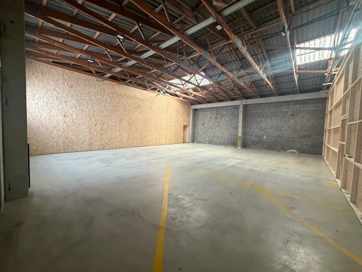 Gewerbeimmobilie mieten in Vöcklabruck – 165 m², € 800 – Bild 2 von 3