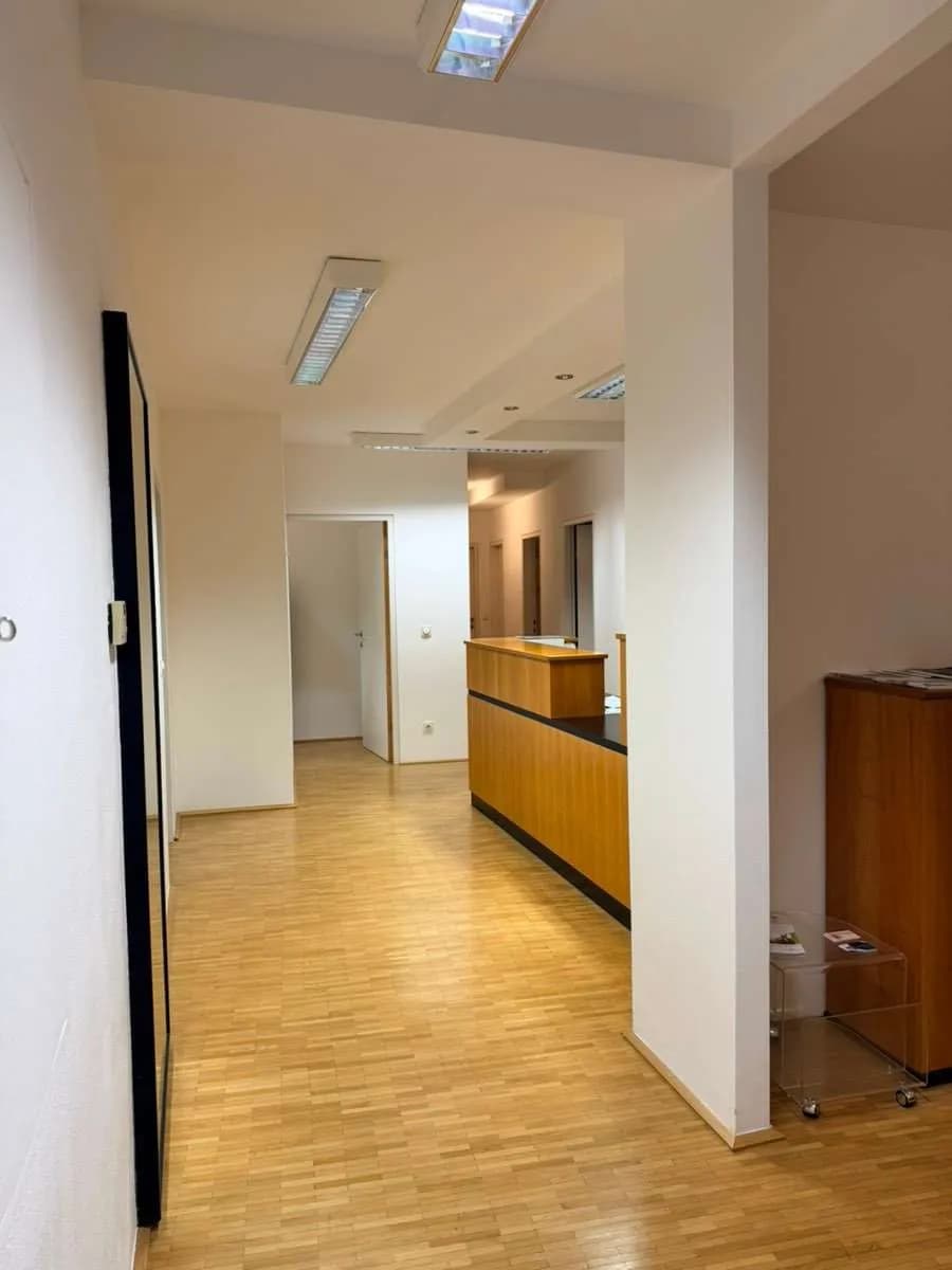 3-Zimmer-Gewerbeimmobilie mieten in Salzburg Stadt – 80 m², € 900 – Bild 1 von 5