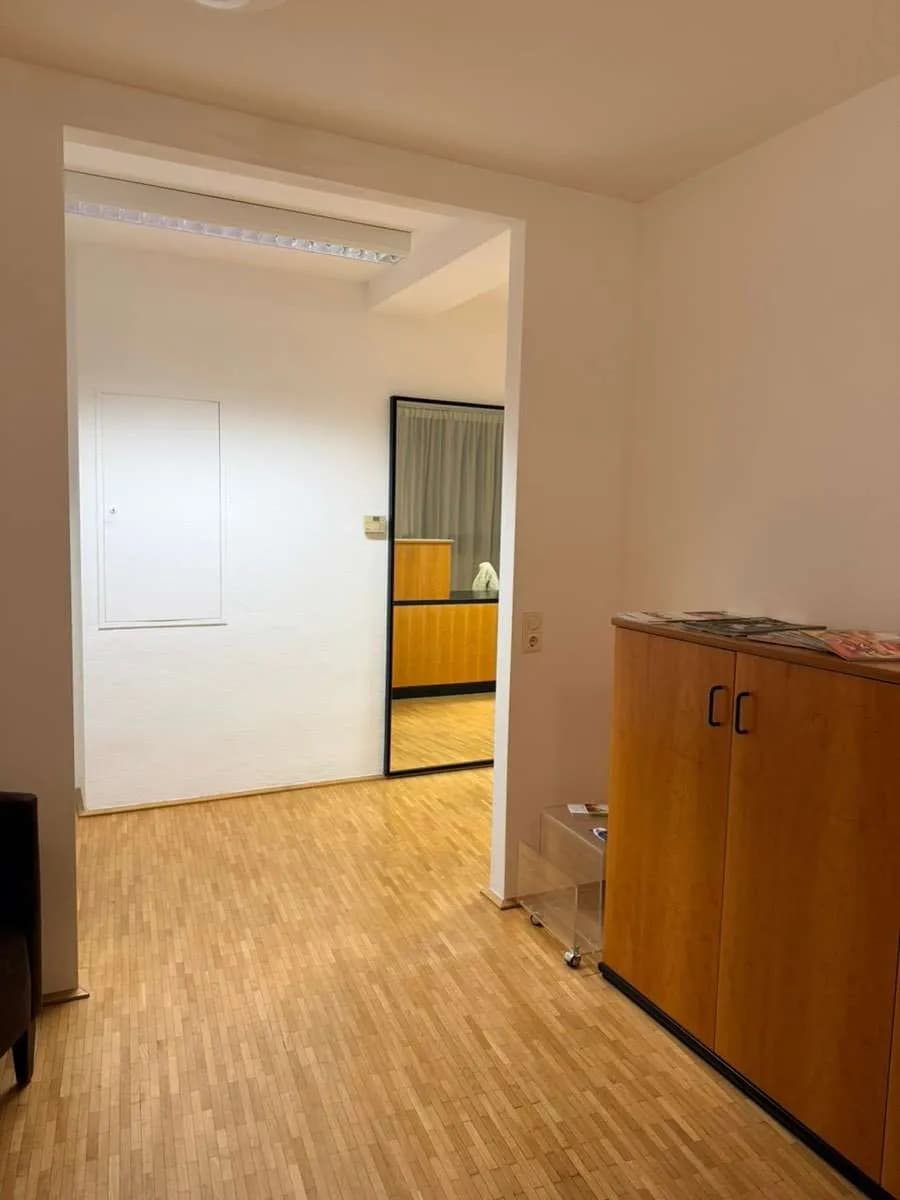 3-Zimmer-Gewerbeimmobilie mieten in Salzburg Stadt – 80 m², € 900 – Bild 3 von 5