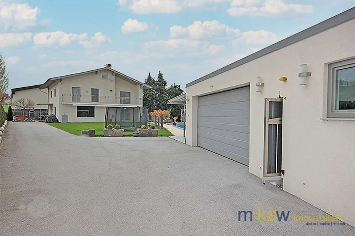 Haus kaufen in Vöcklabruck – 240 m² – Bild 2 von 10