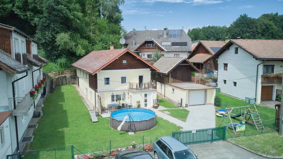 Haus kaufen in Vöcklabruck – 160 m², € 319.000 – Bild 2 von 32