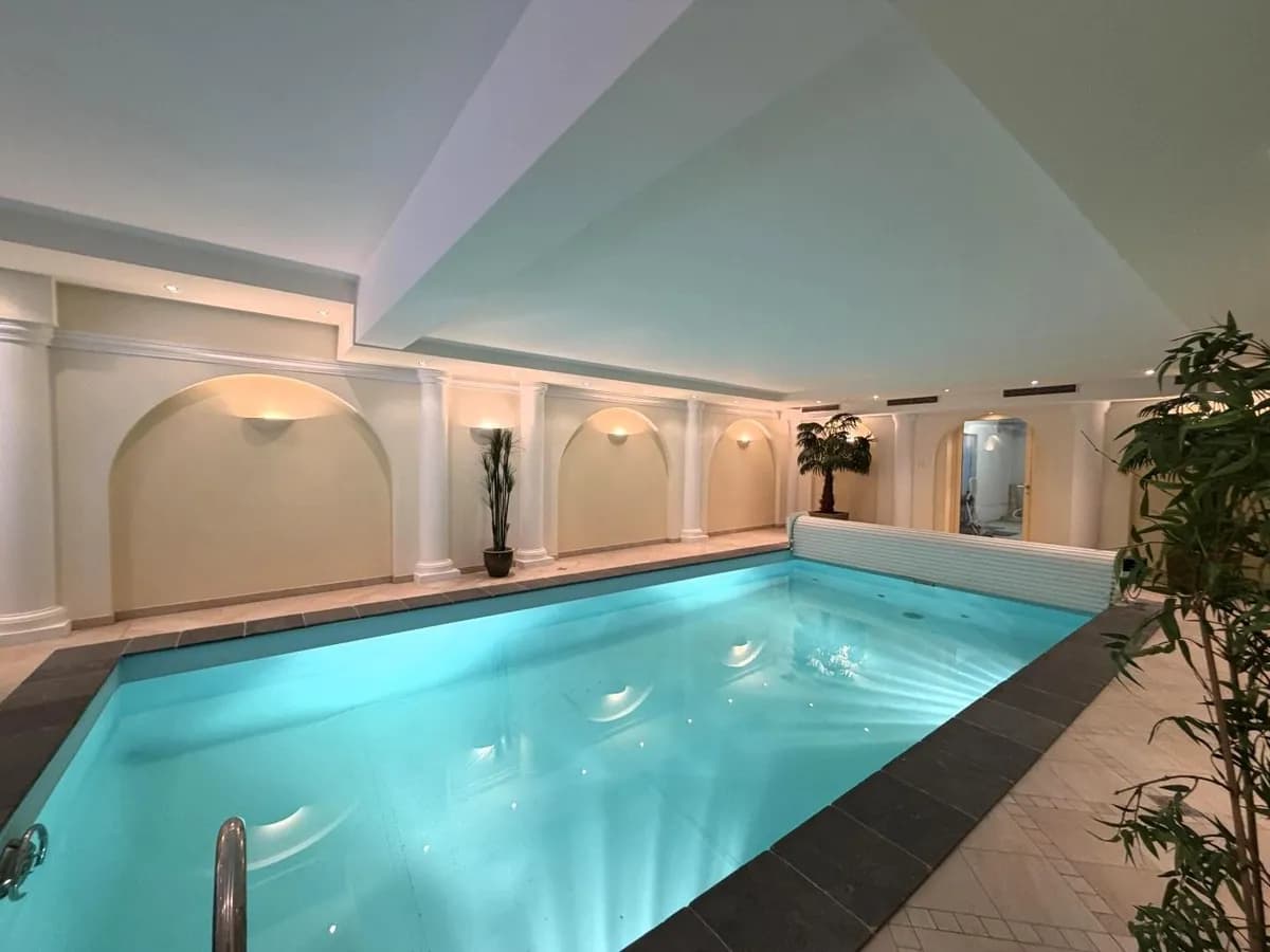 7-Zimmer-Haus mieten in Wien – 409,52 m², € 4.950 – Bild 1 von 51