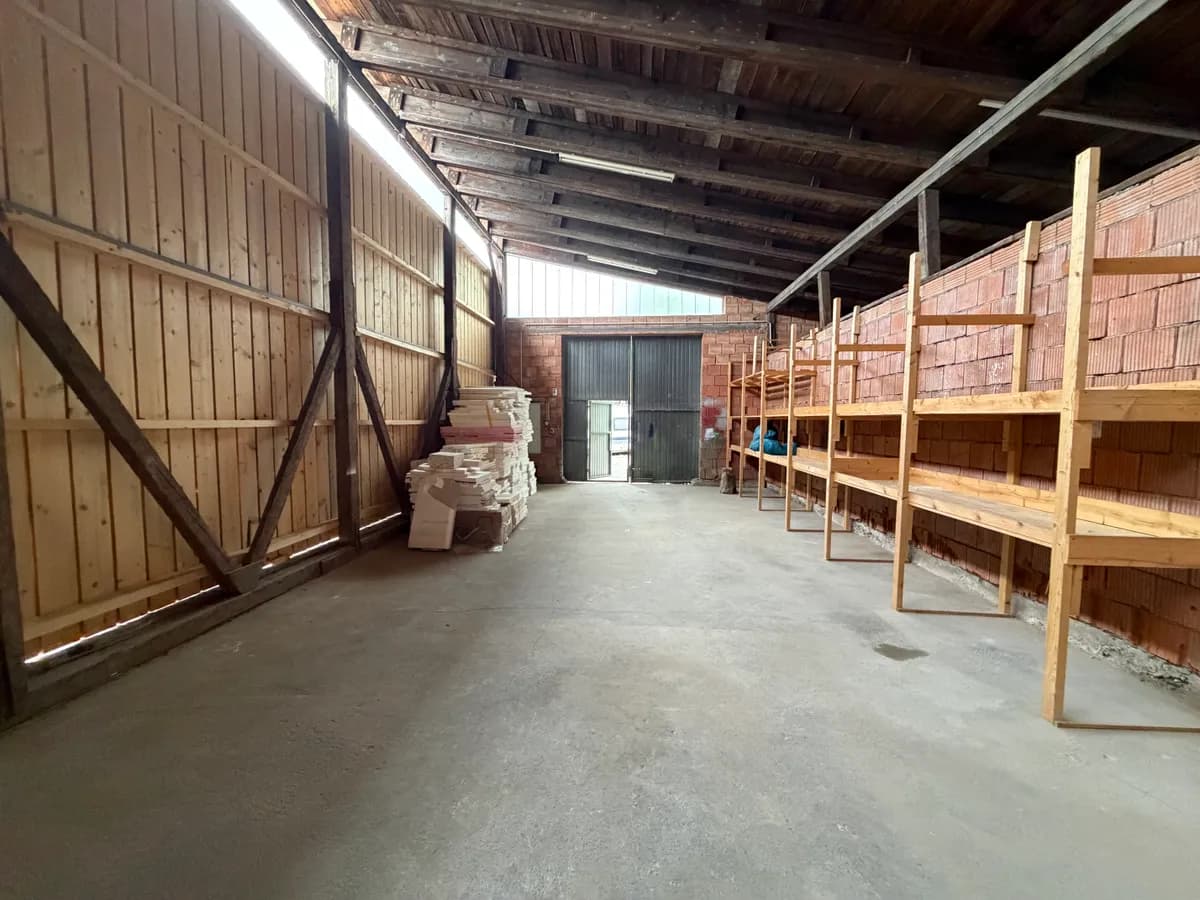 1-Zimmer-Gewerbeimmobilie mieten in Vöcklabruck – 128 m², € 573 – Bild 2 von 3