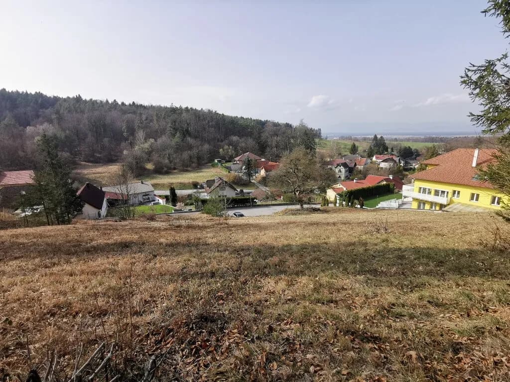 Grundstück kaufen in Wiener Neustadt Land – 1 072 m², € 215.000 – Bild 1 von 4