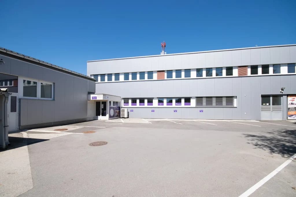 Gewerbeimmobilie mieten in Linz Land – 202 m², € 2.042 – Bild 3 von 12