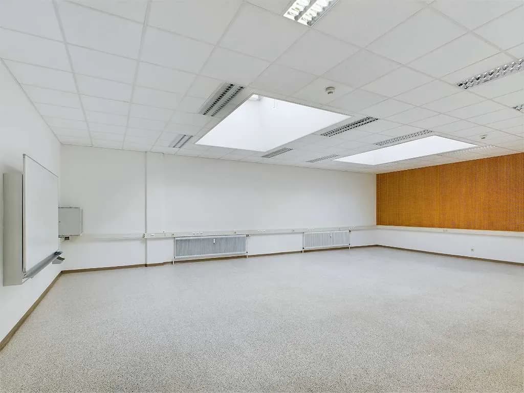 Gewerbeimmobilie mieten in Linz Land – 202 m², € 2.042 – Bild 8 von 12