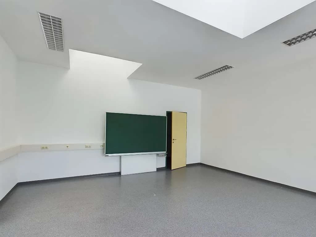 Gewerbeimmobilie mieten in Linz Land – 202 m², € 2.042 – Bild 11 von 12