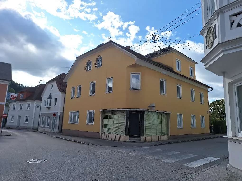 11-Zimmer-Haus kaufen in Wels-Land – 230 m², € 199.000 – Bild 1 von 4
