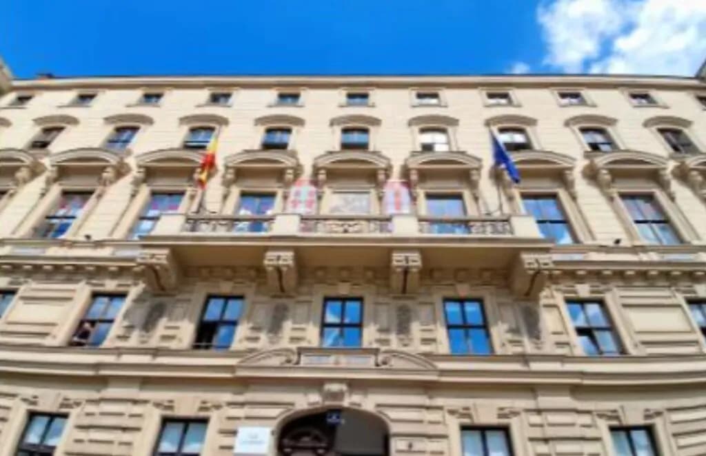 20-Zimmer-Gewerbeimmobilie mieten in Wien – 400 m², € 39.900 – Bild 2 von 8