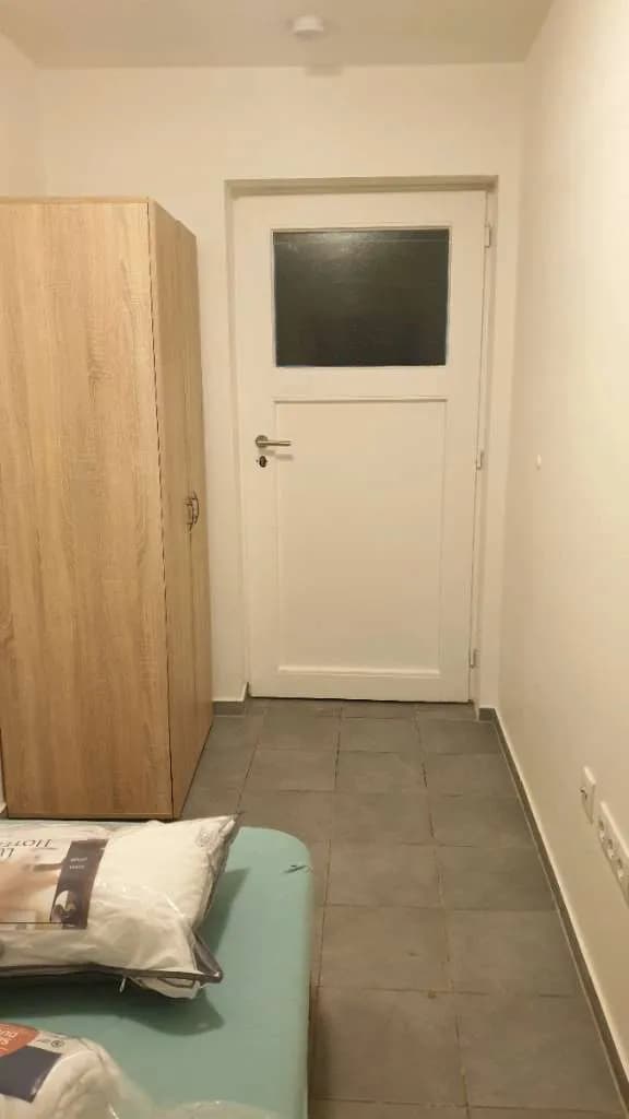 1-Zimmer-Wohnung mieten in Wien – 12 m², € 300 – Bild 2 von 8